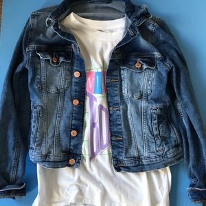 small blue denim  jacket cropped